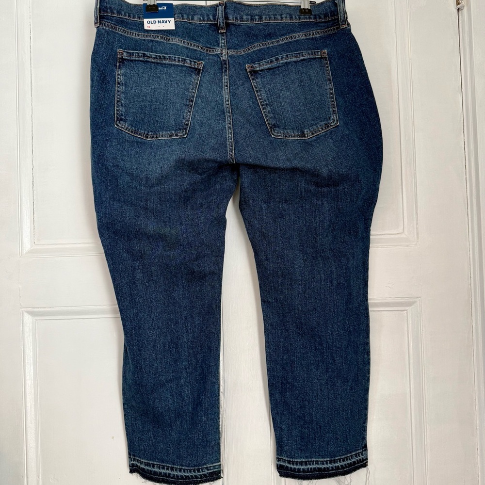 Old Navy NWT Mid-Rise Boyfriend Straight Jeans - 16 - Picture 2 of 6